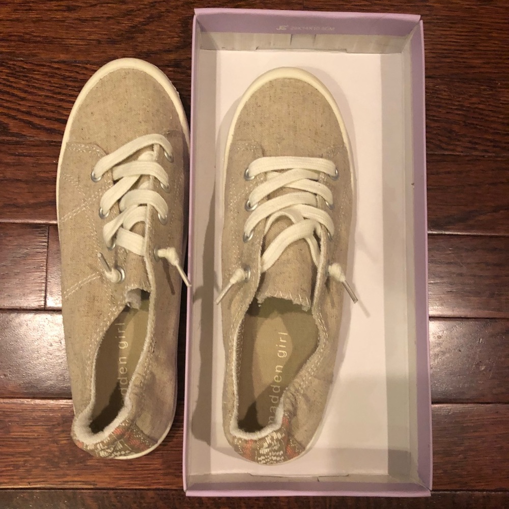 Madden Girl, Baailey Tan, Size 7, New in Box!